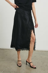 RYLAN SKIRT - BLACK CRINKLE| Rails US