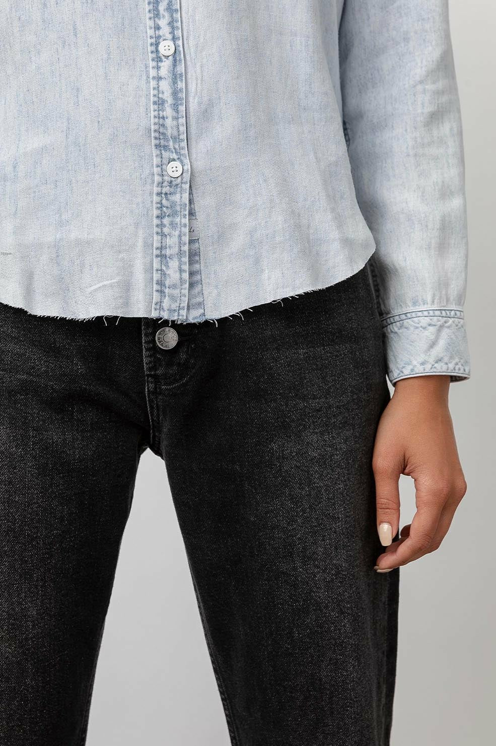 INGRID RAW HEM SHIRT - LIGHT ACID WASH| Rails online