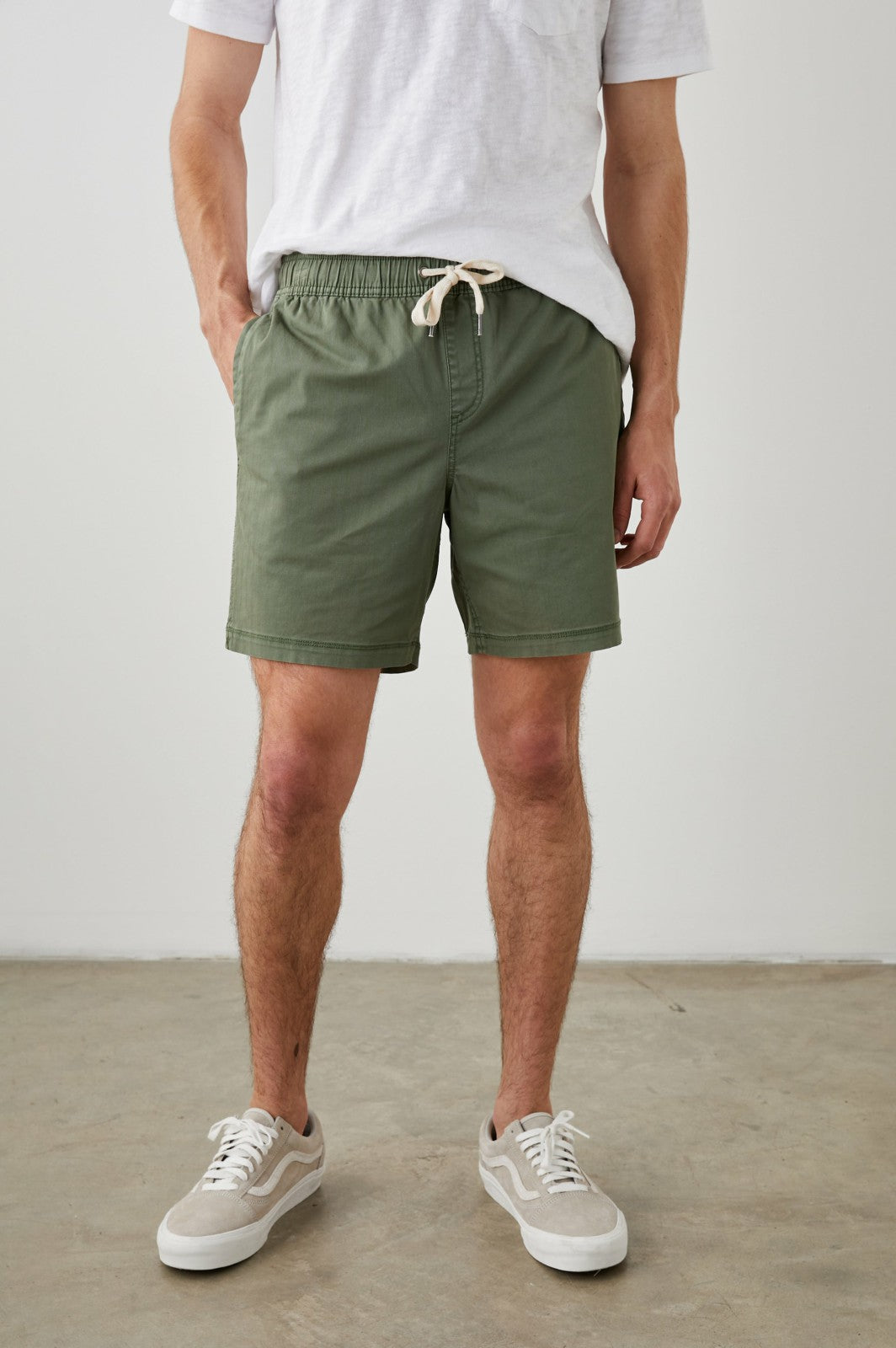 CRUZ SHORT - SPRING OLIVE| Rails near me