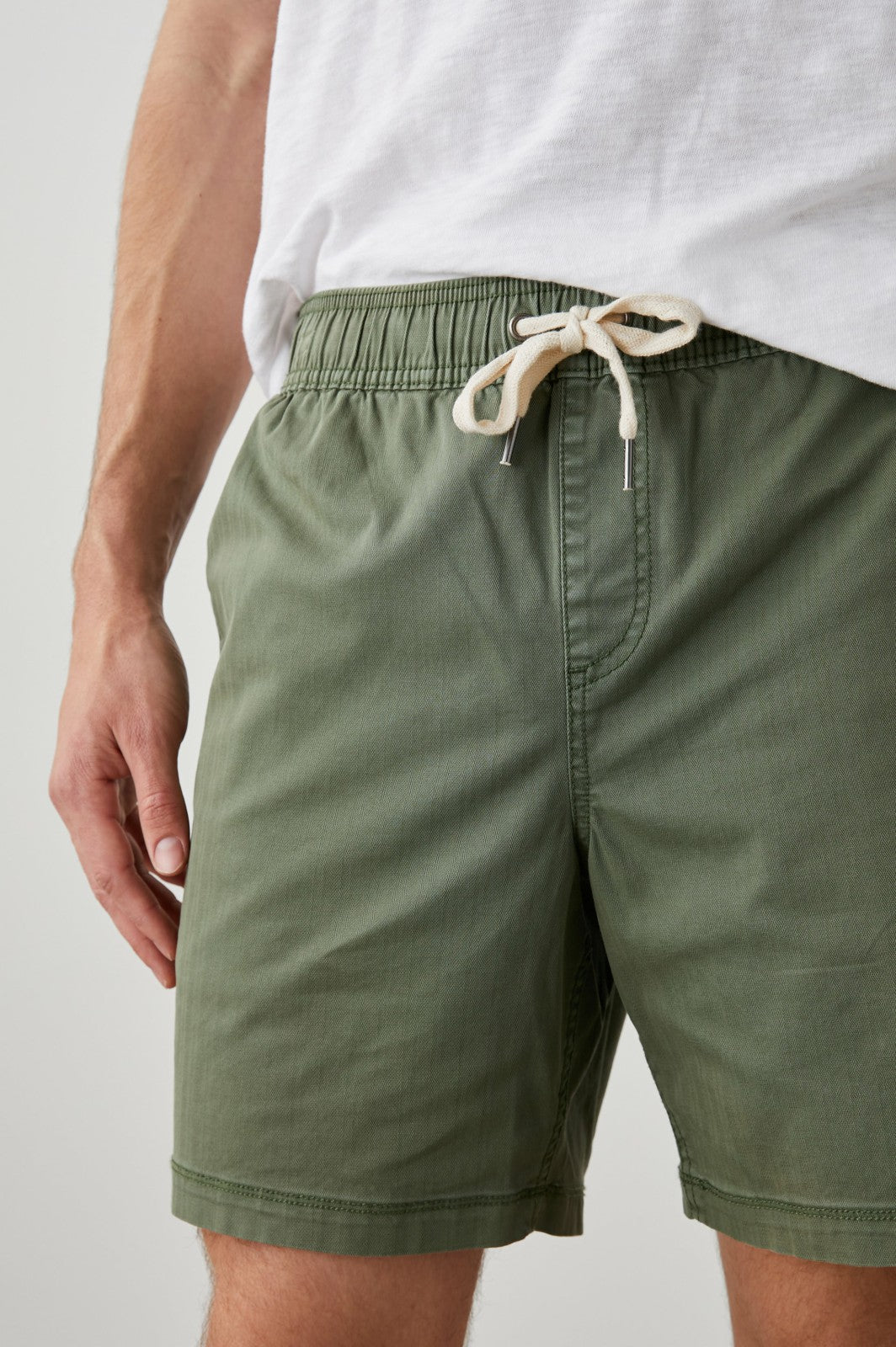 CRUZ SHORT - SPRING OLIVE| Rails near me
