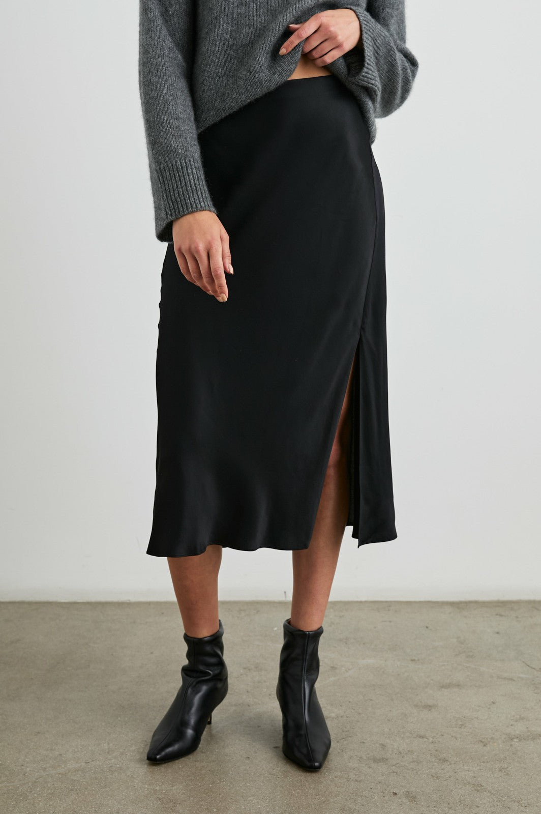 MAYA SKIRT - BLACK| Rails US