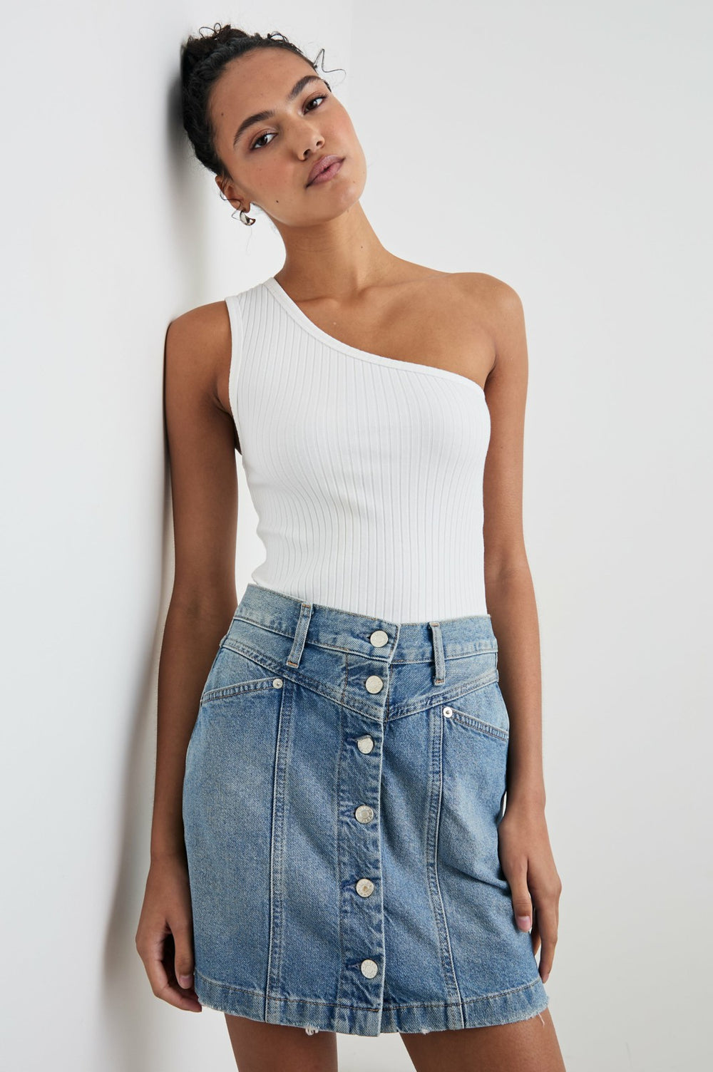 ESTI TOP - WHITE| Rails near me