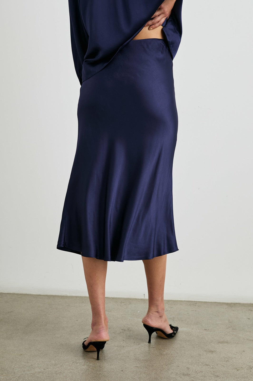 ANYA SKIRT - NAVY| Rails online