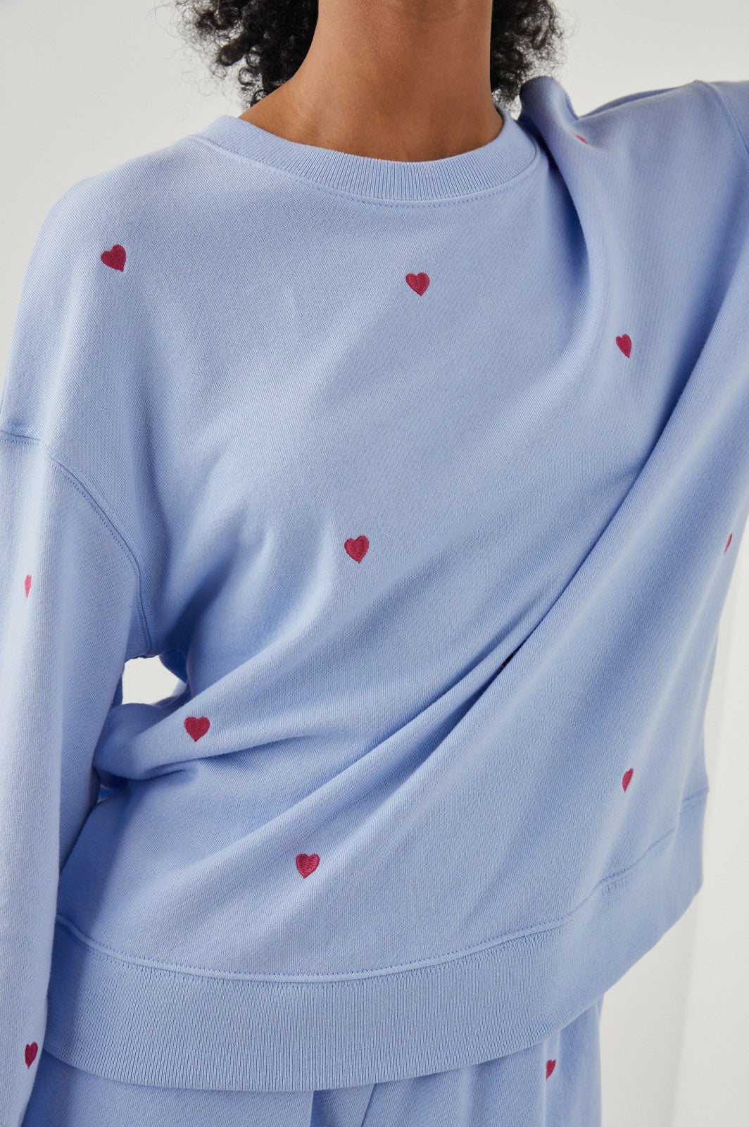 RAMONA SWEATSHIRT - PINK HEART EMBROIDERY| Rails online