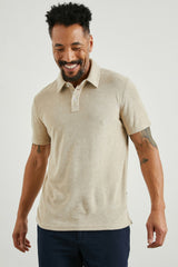 RHEN POLO SHIRT - CHICKPEA| Rails outlet