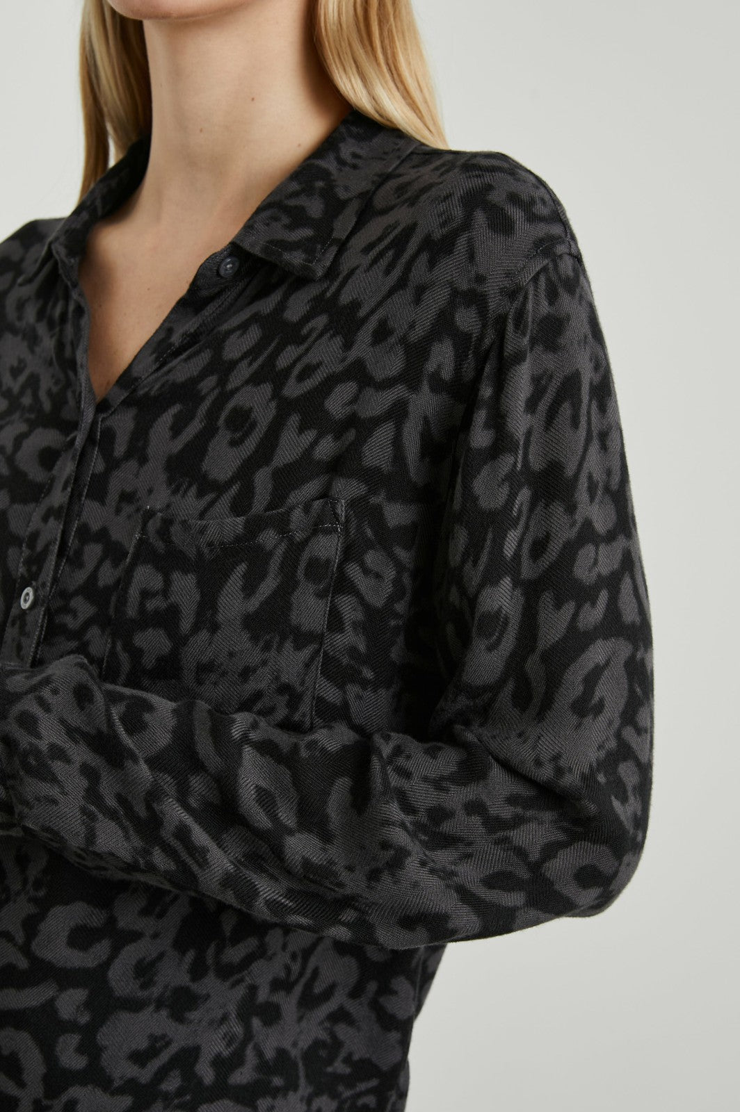 HUNTER SHIRT - DIFFUSED CHARCOAL 
CHEETAH| Rails discount