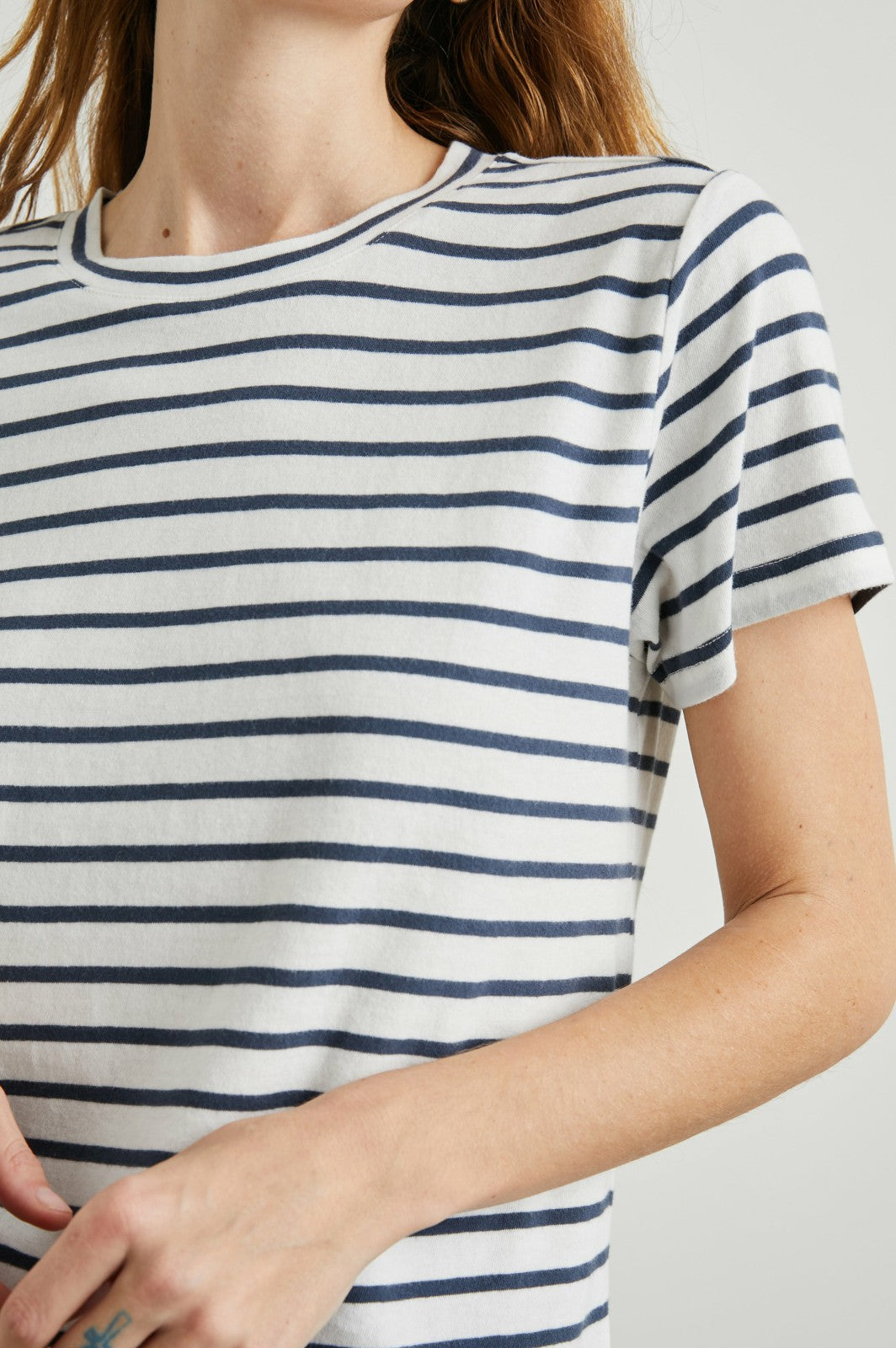 CLASSIC CREW NECK T-SHIRT - IVORY NAVY STRIPE| Rails discount