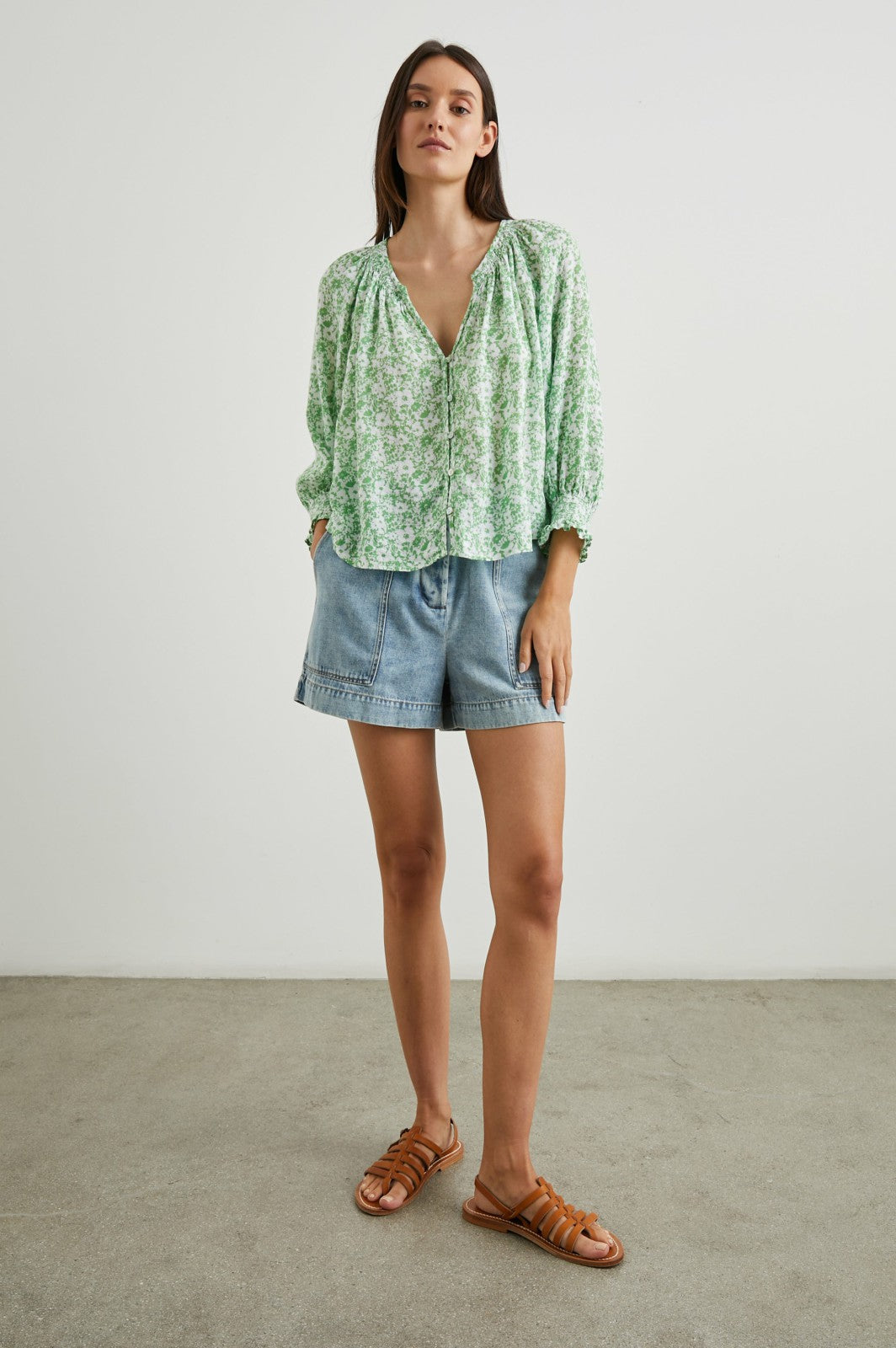 MARIAH TOP - GREEN TEXTURE FLORAL| Rails outlet