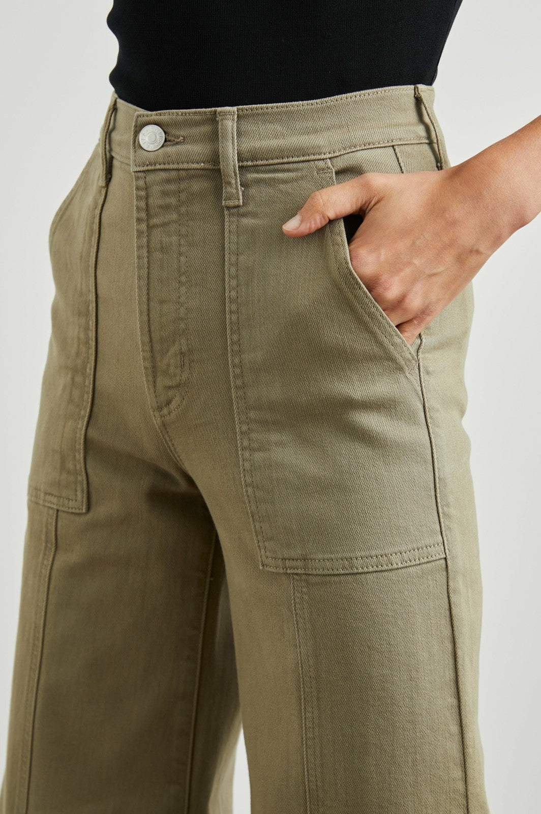 GETTY CROP UTILITY WIDE LEG - WASHED OLIVE| Rails outlet