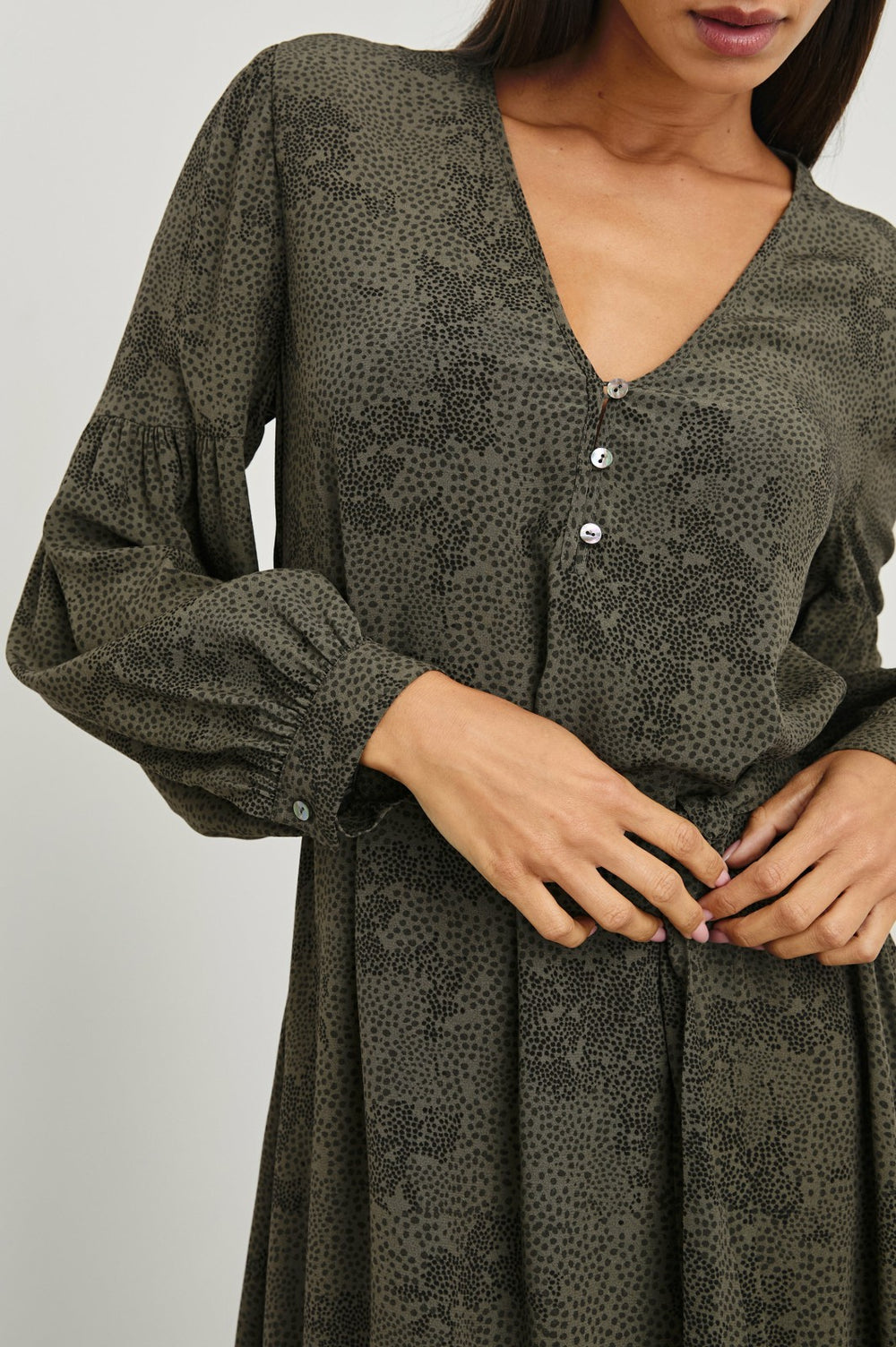 FABIAN DRESS - OLIVE PEBBLE| Rails US