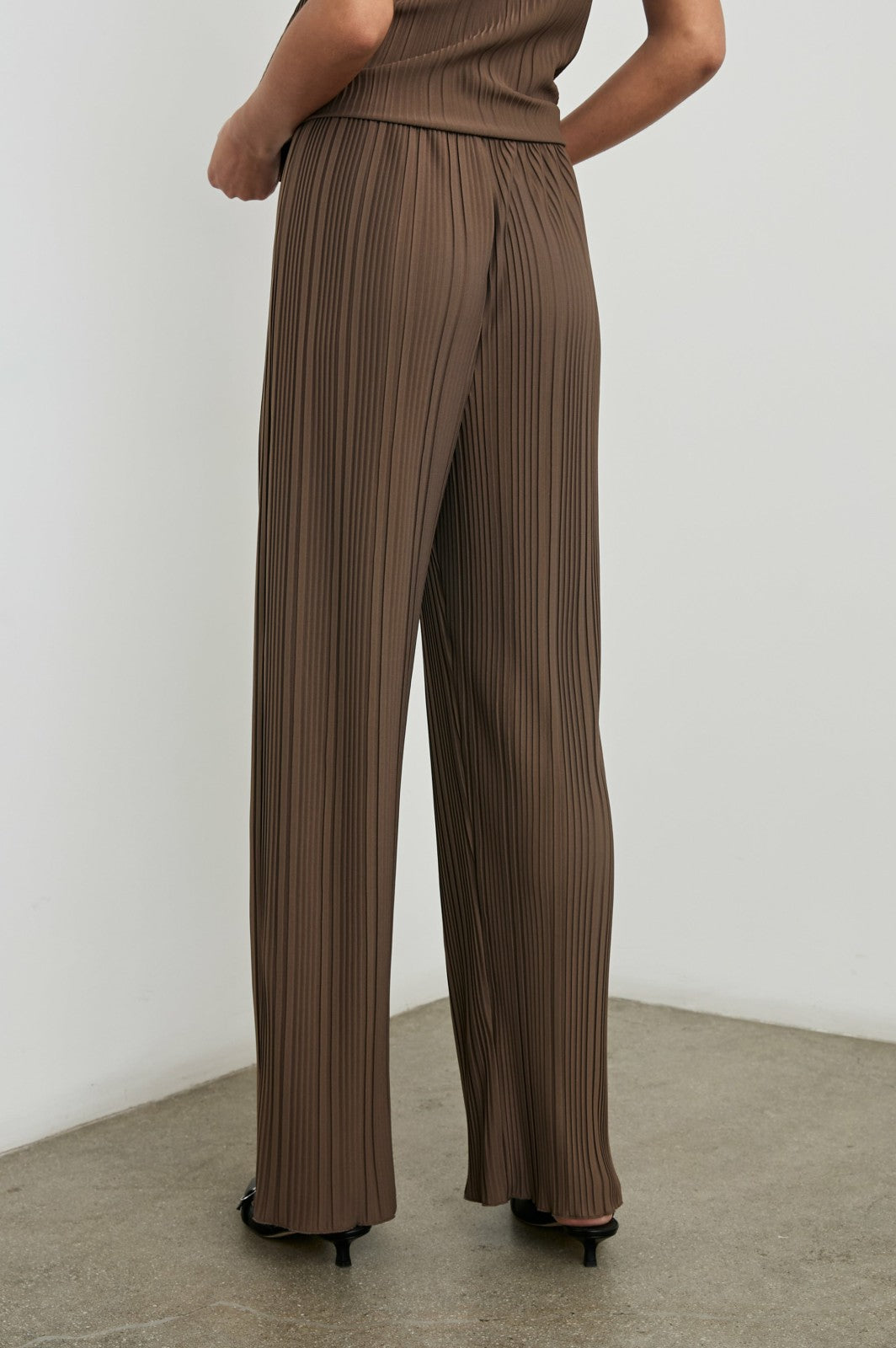 LIANA PANT - MOREL| Rails online