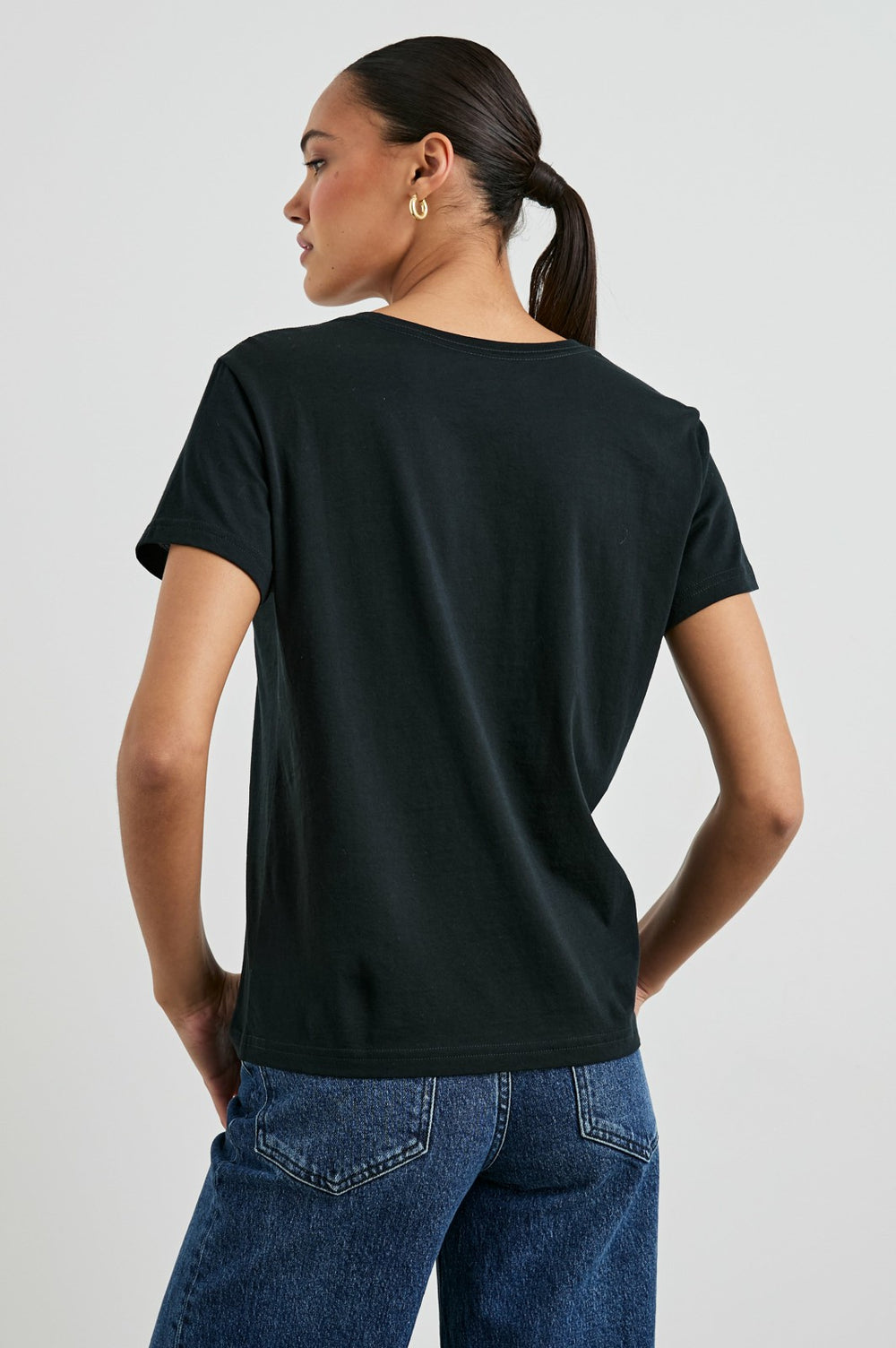 CLASSIC CREW NECK T-SHIRT - BLACK| Rails on sale