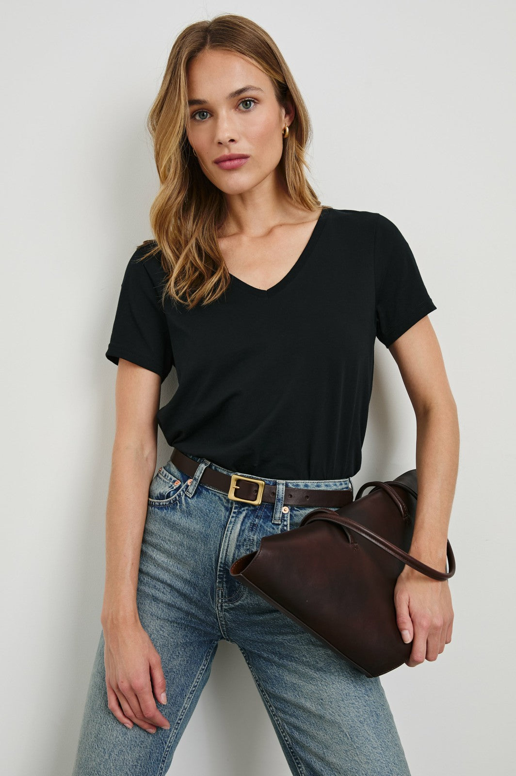 CLASSIC V NECK T-SHIRT - BLACK| Rails online