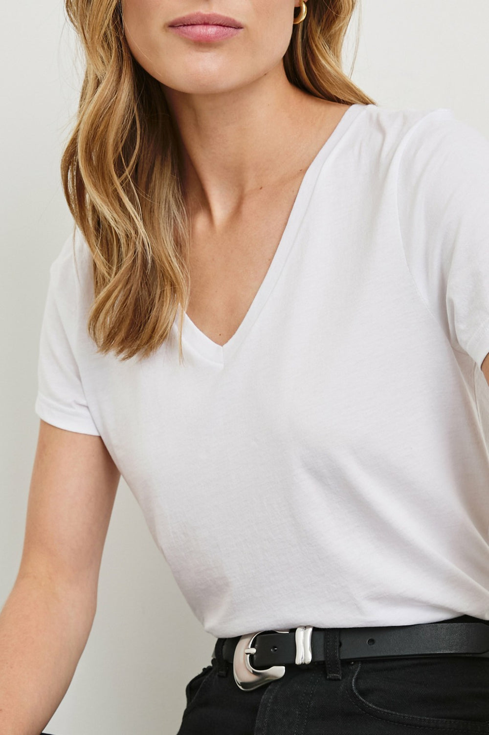 CLASSIC V NECK T-SHIRT - WHITE| Rails outlet