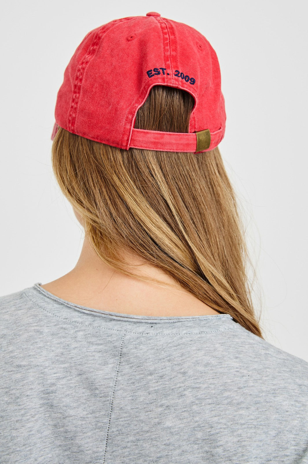 ANNIVERSARY BASEBALL CAP - WASHED RED| Rails on sale