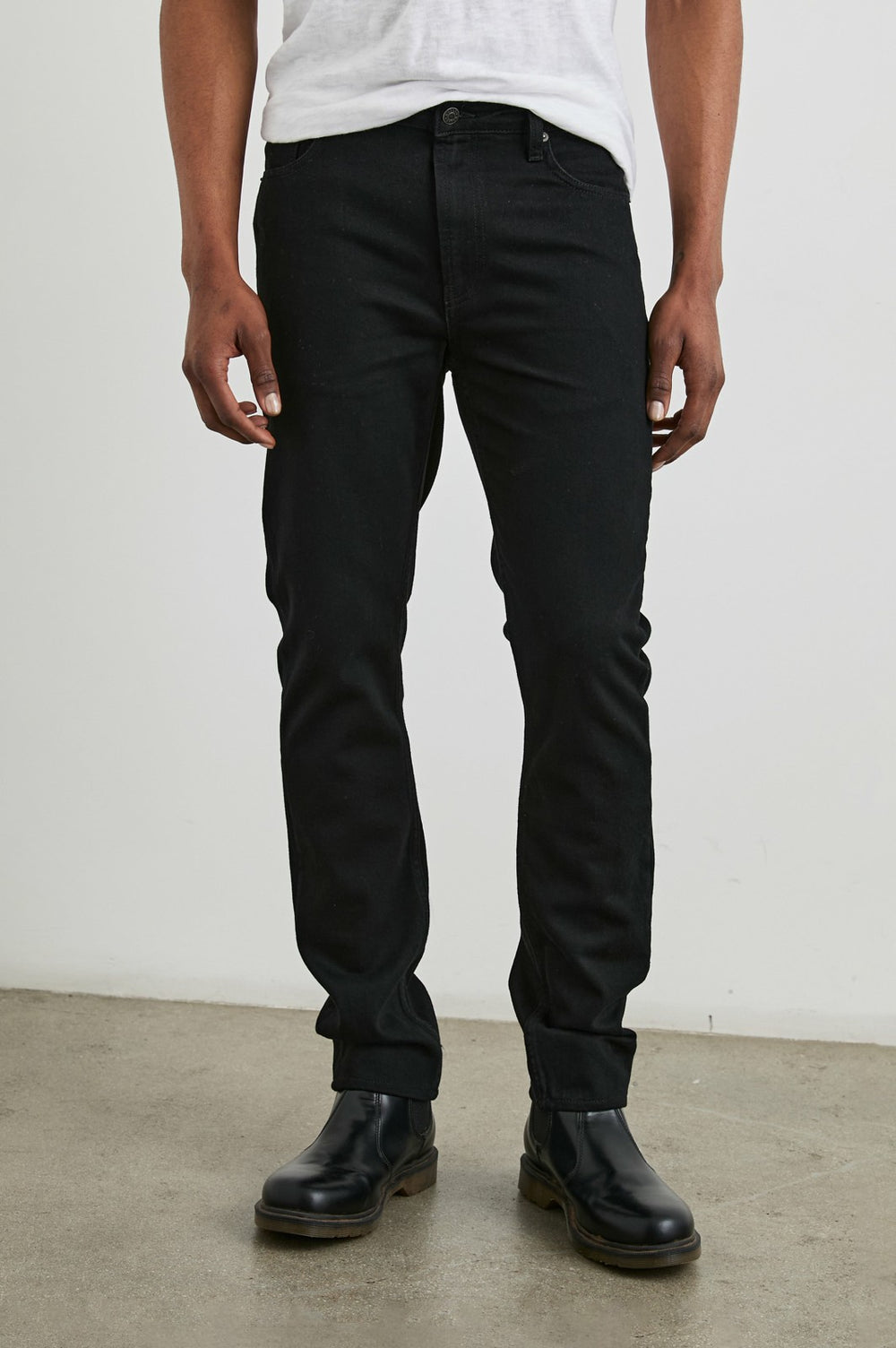 CLAYTON SLIM STRAIGHT - DARK BLACK| Rails on sale
