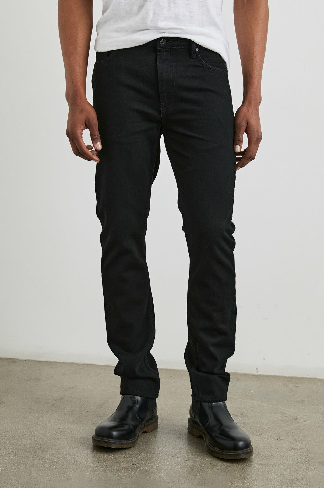 CLAYTON SLIM STRAIGHT - DARK BLACK| Rails on sale