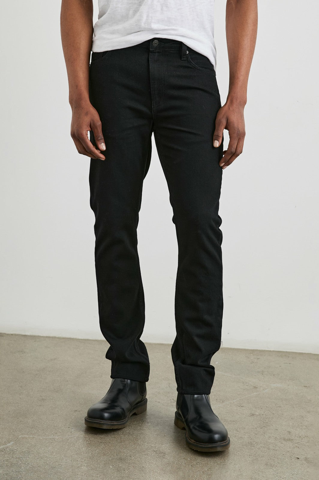 CLAYTON SLIM STRAIGHT - DARK BLACK| Rails on sale