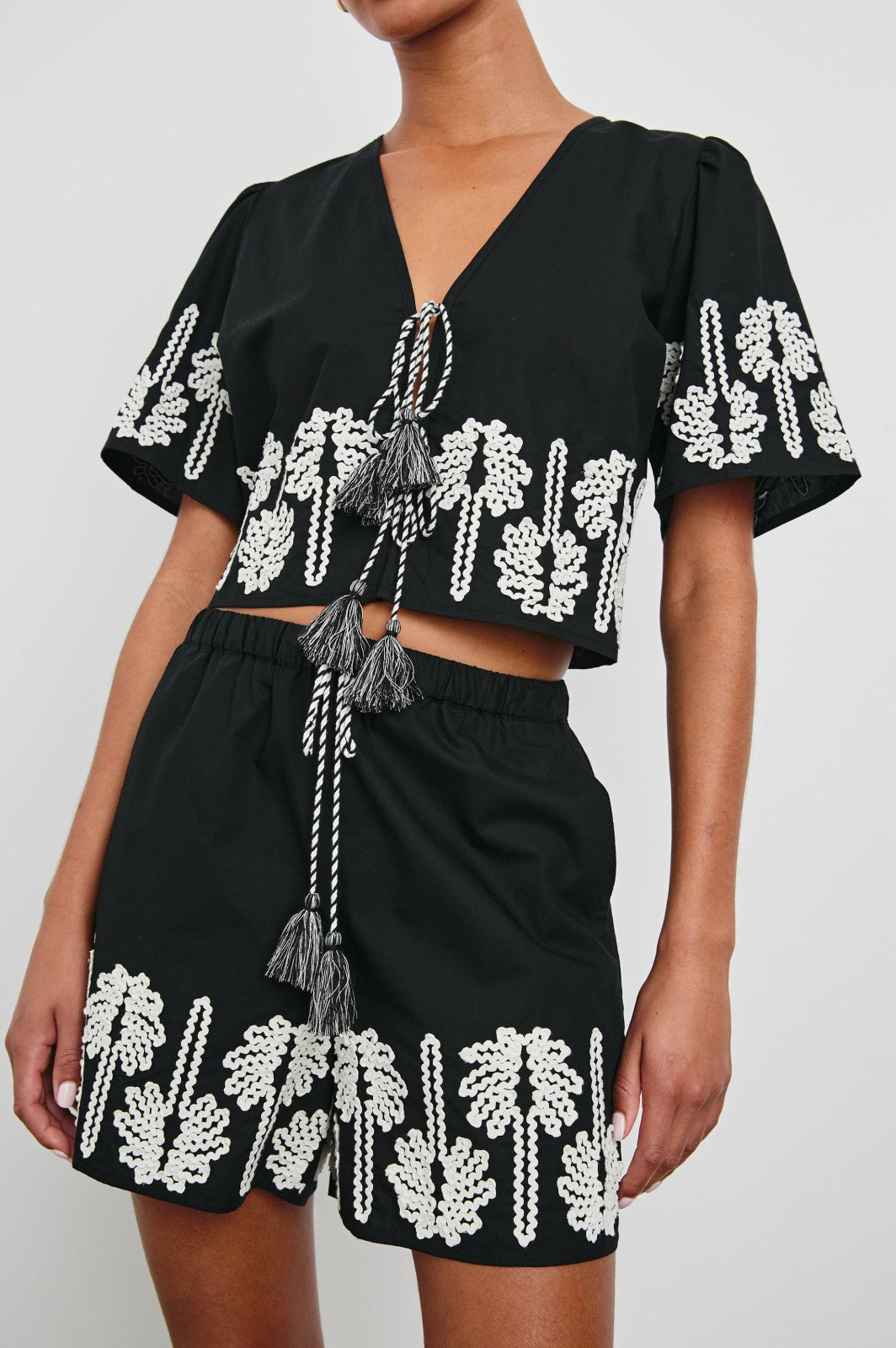 ARMANDA SHORT - BLACK IVORY PALM TREES| Rails on sale