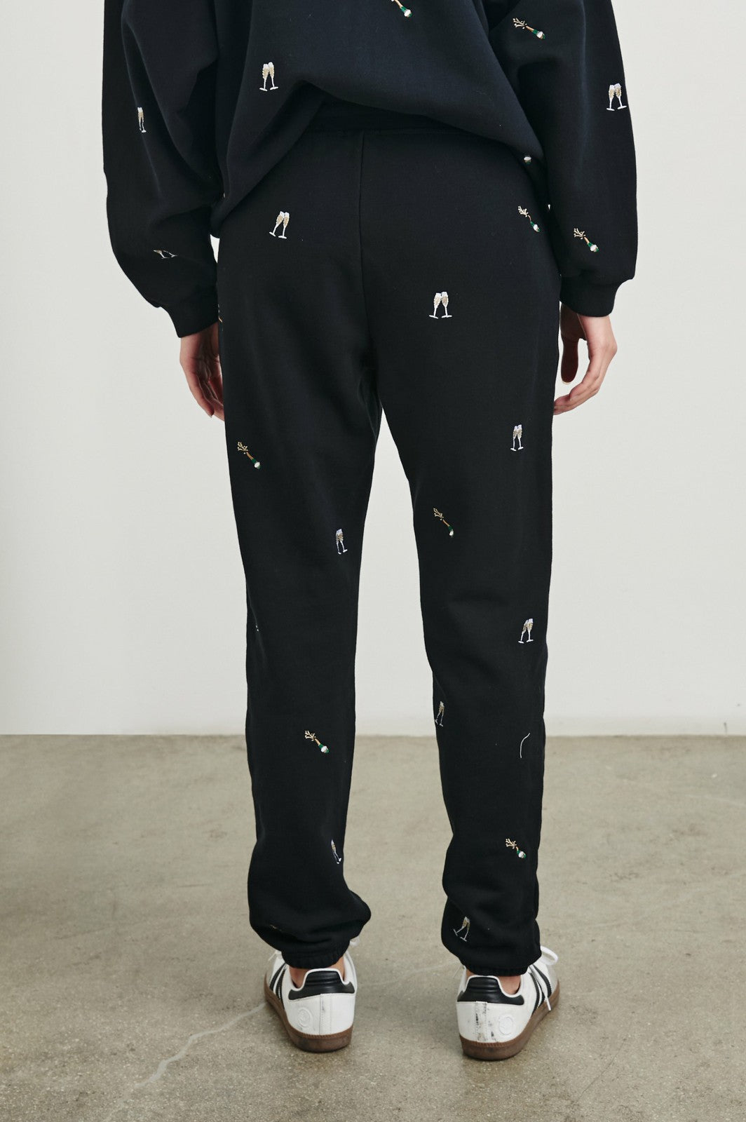 KINGSTON SWEATPANT - BLACK CHAMPAGNE EMBROIDERY| Rails outlet