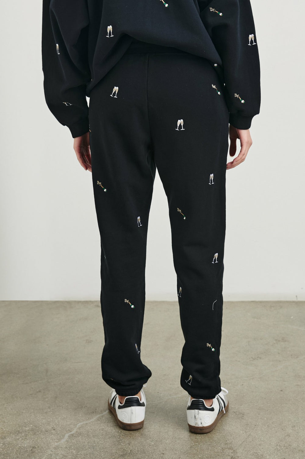 KINGSTON SWEATPANT - BLACK CHAMPAGNE EMBROIDERY| Rails outlet