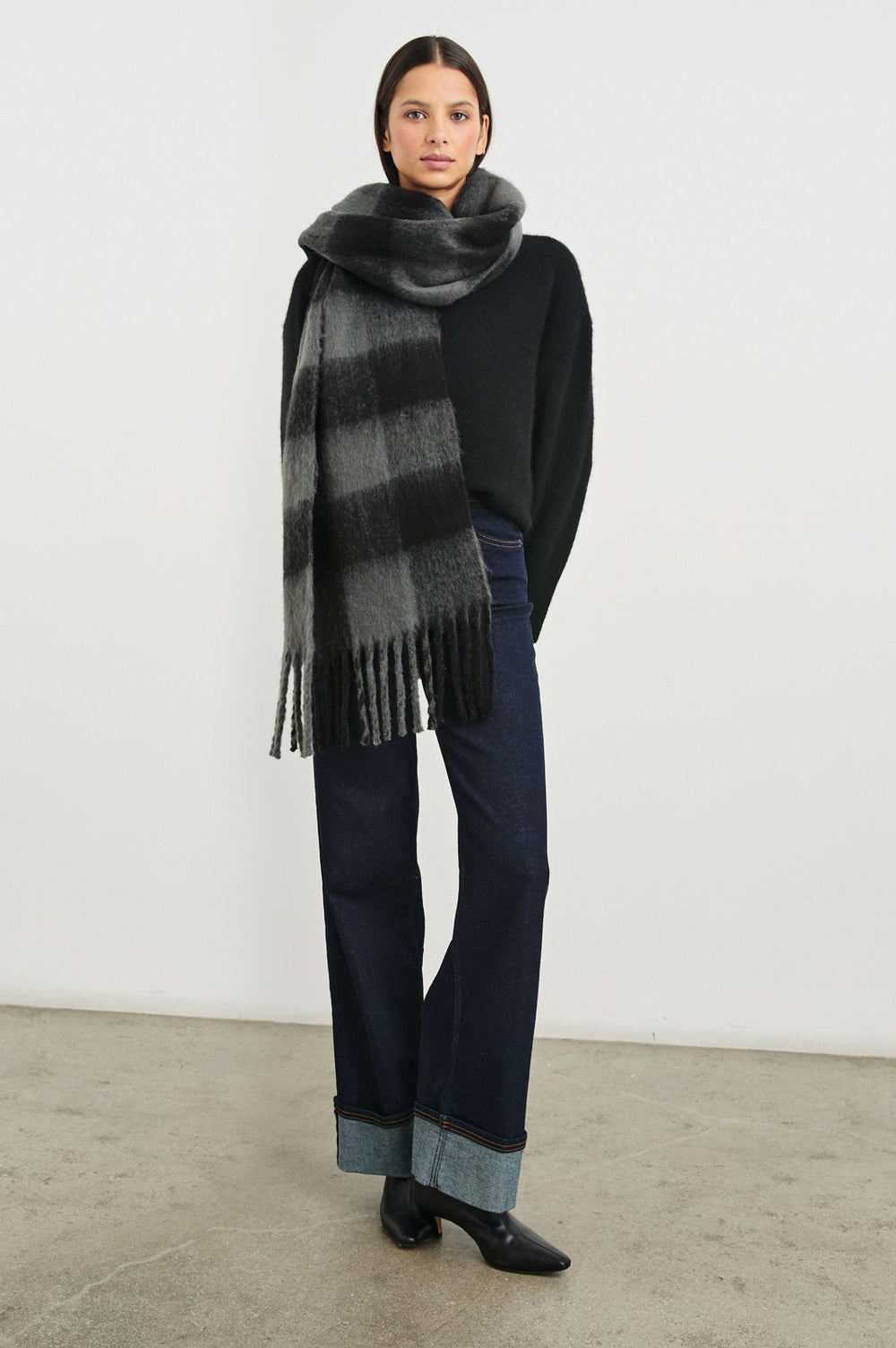 OSLO SCARF - CHARCOAL BLACK| Rails near me