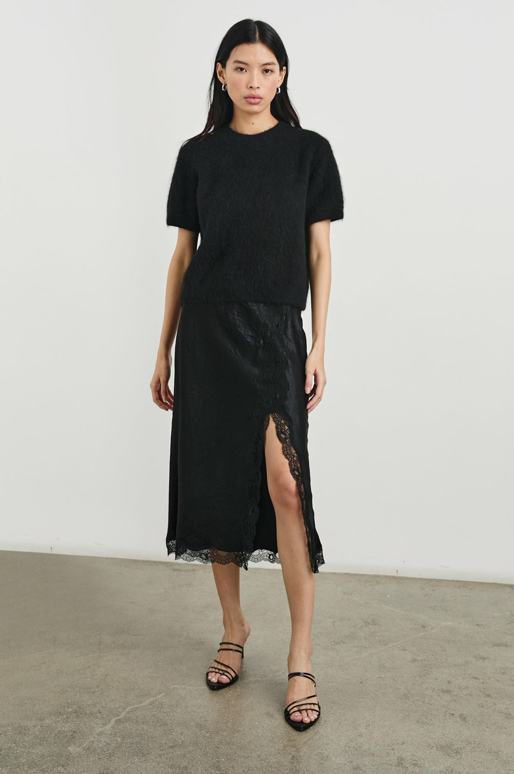 RYLAN SKIRT - BLACK CRINKLE| Rails US