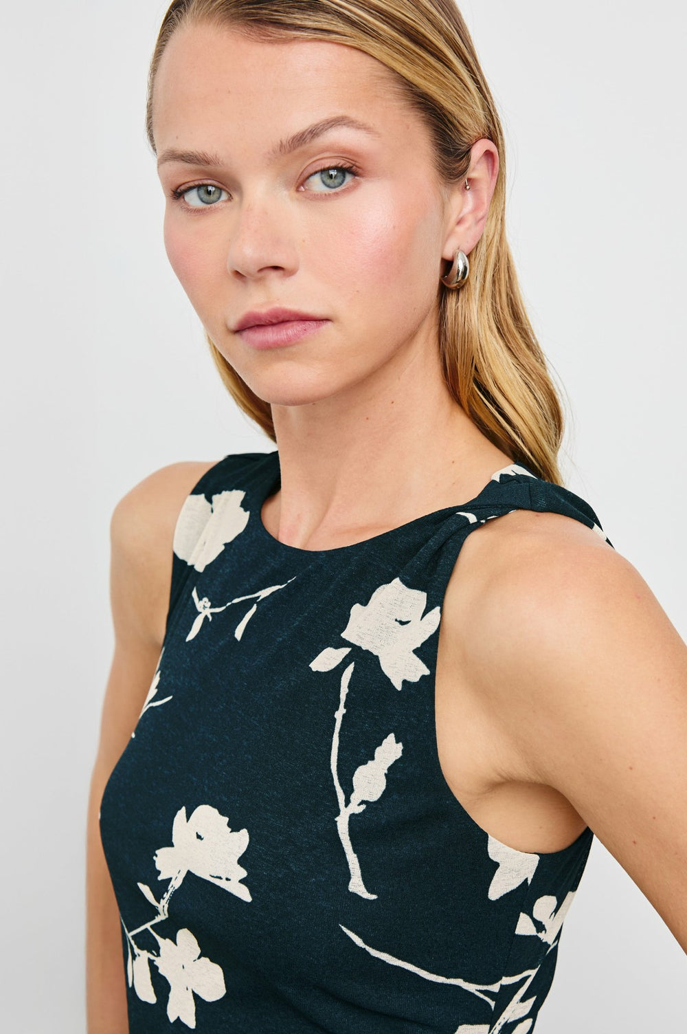 DAIJA DRESS - MIDNIGHT ROSES| Rails on sale