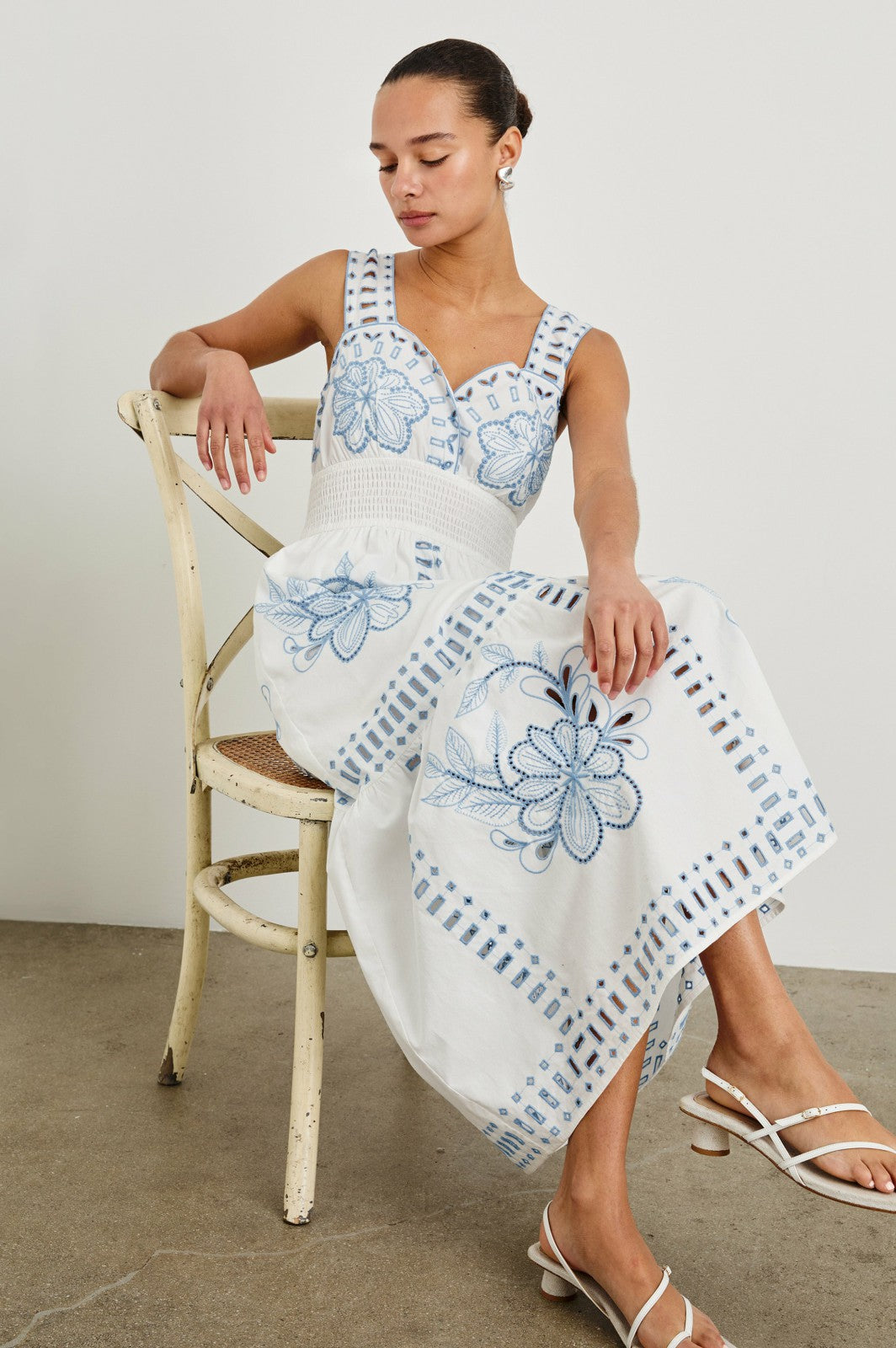 FAWN DRESS - WHITE BLUE EMBROIDERY| Rails outlet