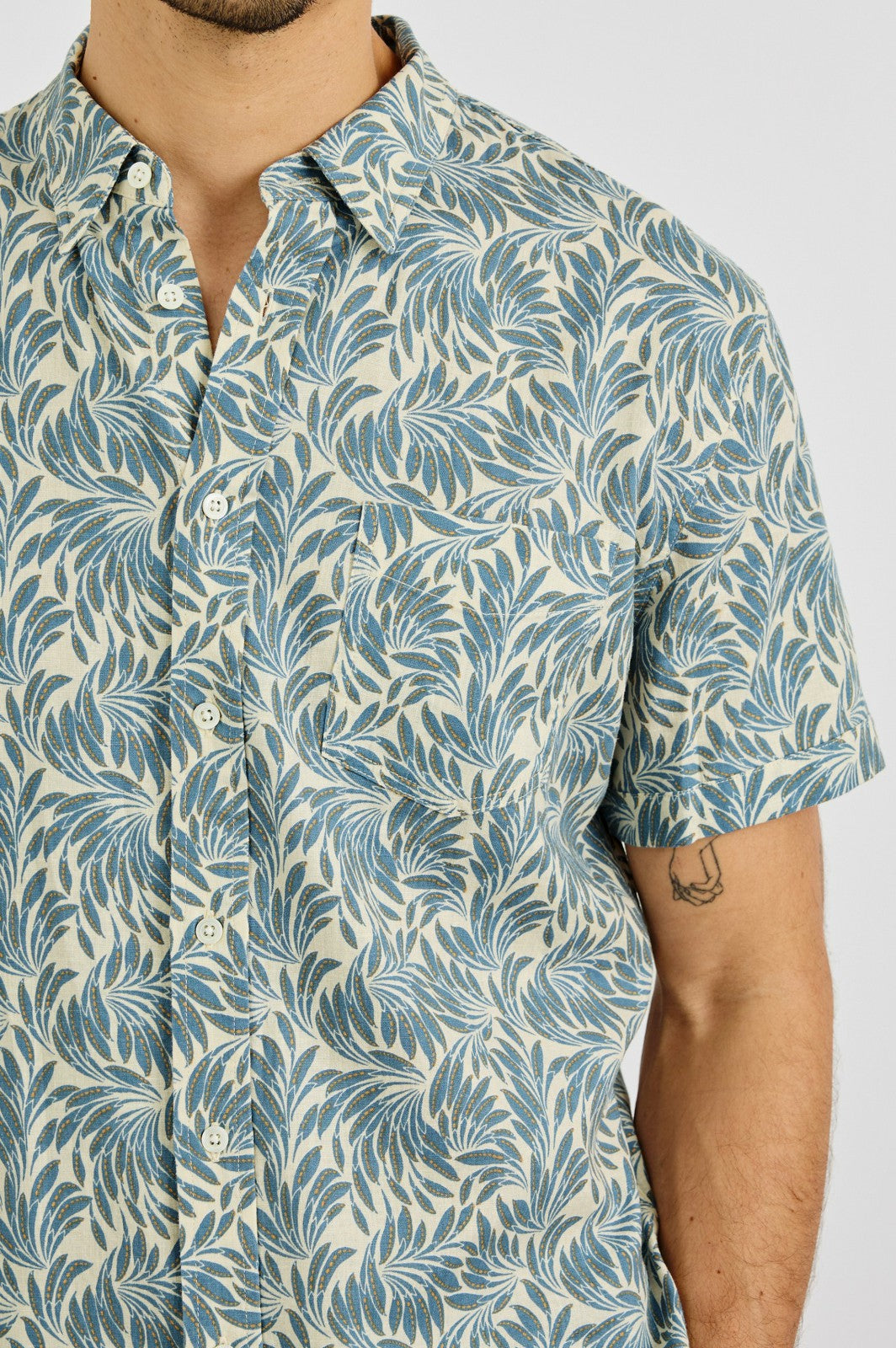 CARSON SHIRT - ECRU BANANA LEAF| Rails sale