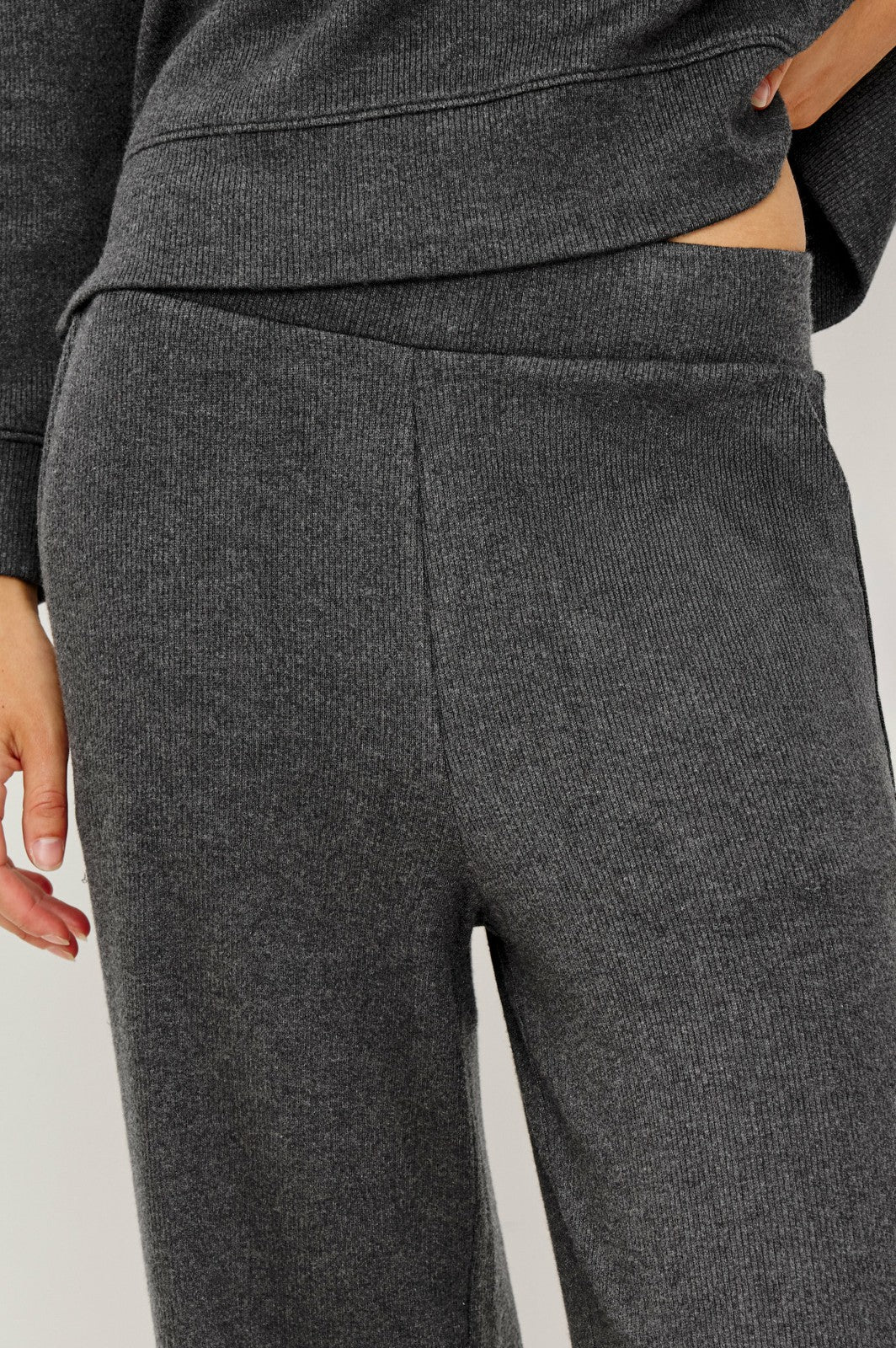 ELLERY SWEATPANT - CHARCOAL| Rails near me